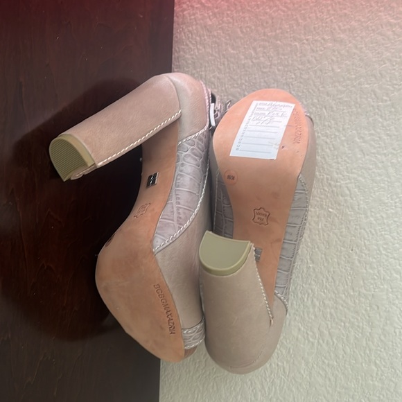 NWOT All leather BCBG Max Azria open toe shoe size 8/38 - Picture 8 of 9